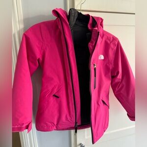 Girls lined ski jacket gently worn maybe 2 times Northface